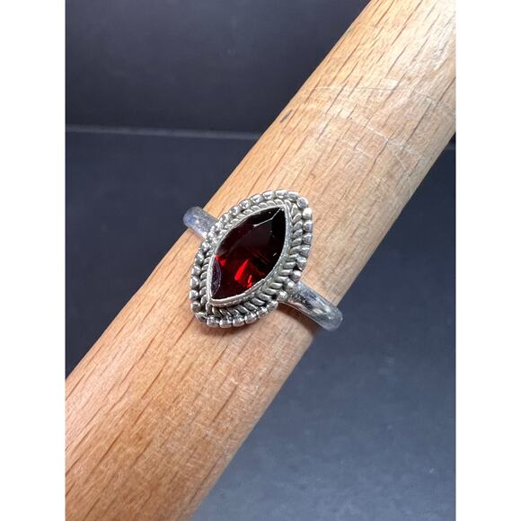 Red garnet marquise gemstone sterling silver ring size 8 - Picture 11 of 12